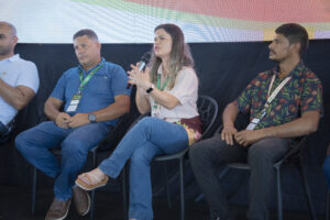 Produtores premiados compartilham experiências sobre produção de cacau de qualidade na Mesa das Amêndoas Campeãs.