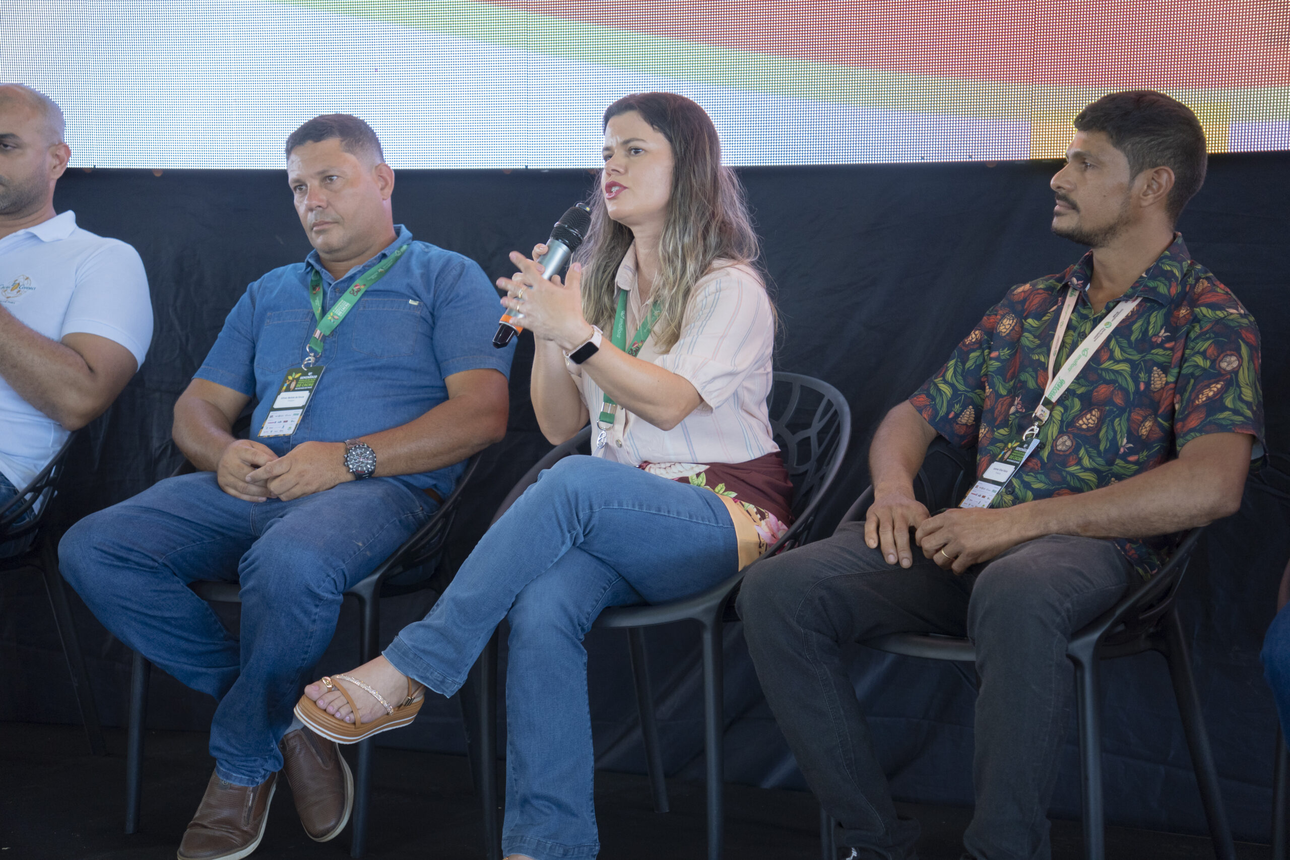 Produtores premiados compartilham experiências sobre produção de cacau de qualidade na Mesa das Amêndoas Campeãs.